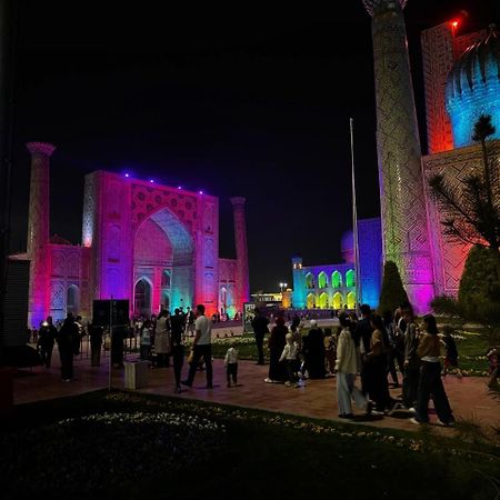 Registan Palace Samarkand Buitenkant foto